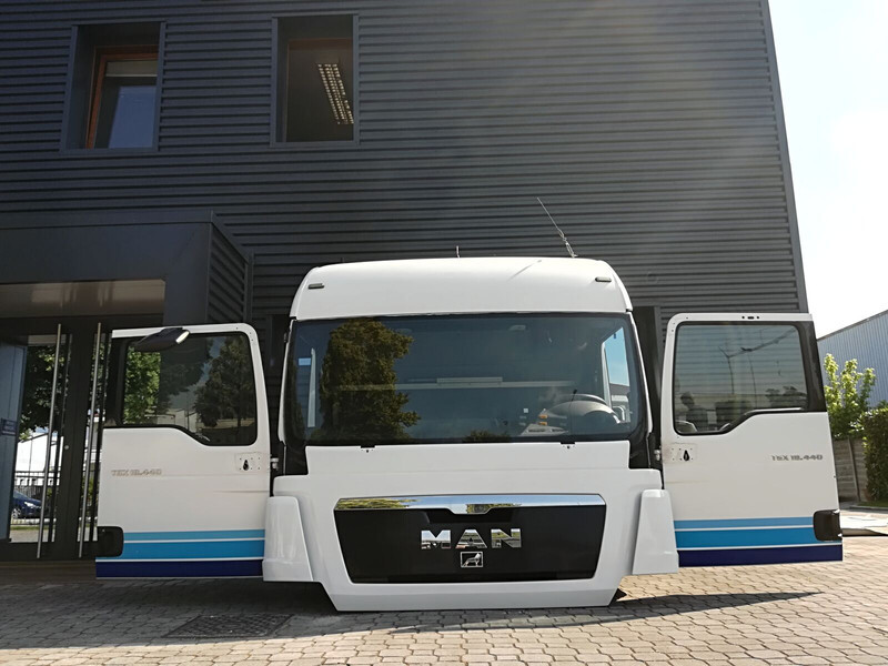 MAN TGX XLX EURO 5 - Cab and interior for Truck: picture 2 MAN TGX XLX EURO 5 - Cab and interior for Truck: picture 2
