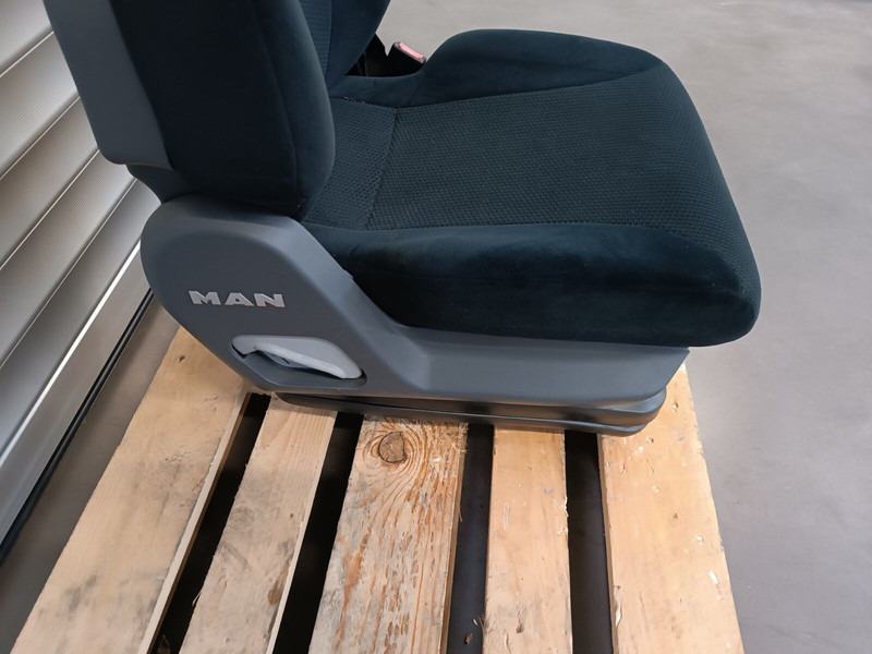 MAN new - nuovo - neuf - neu - Seat for Truck: picture 4 MAN new - nuovo - neuf - neu - Seat for Truck: picture 4
