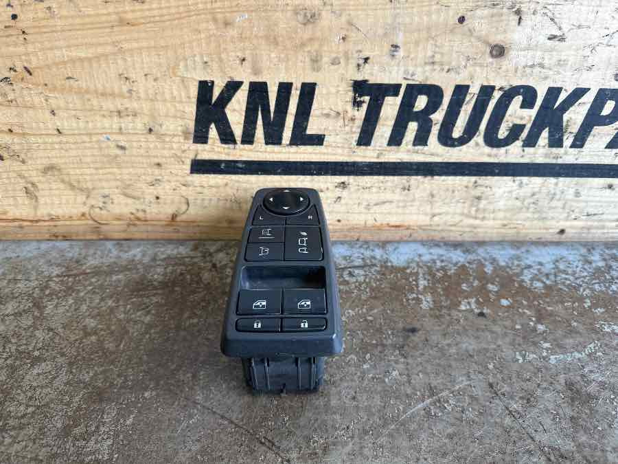 MAN ECU DOOR 81.25806-7107 - Cab and interior for Truck: picture 1 MAN ECU DOOR 81.25806-7107 - Cab and interior for Truck: picture 1