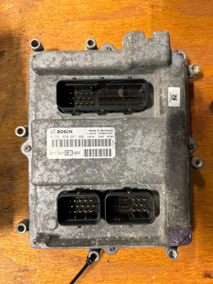MAN ENGINE ECU 51.25804-7573 - ECU for Truck: picture 1 MAN ENGINE ECU 51.25804-7573 - ECU for Truck: picture 1