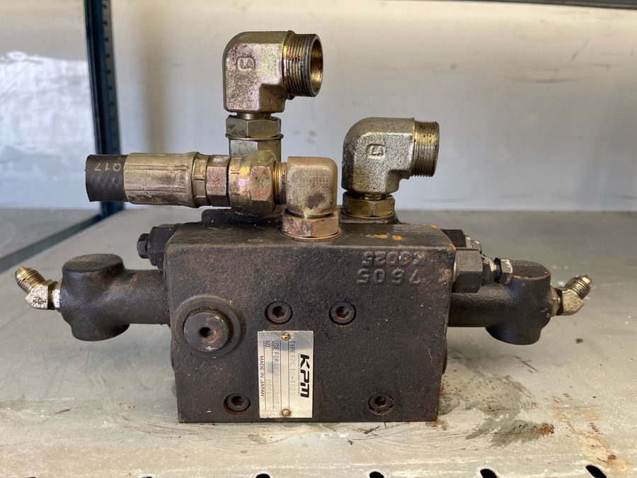 NEW HOLLAND VALVE KPM VENTIL TYPE :KMC10-1023 - Brake valve for Truck: picture 2 NEW HOLLAND VALVE KPM VENTIL TYPE :KMC10-1023 - Brake valve for Truck: picture 2