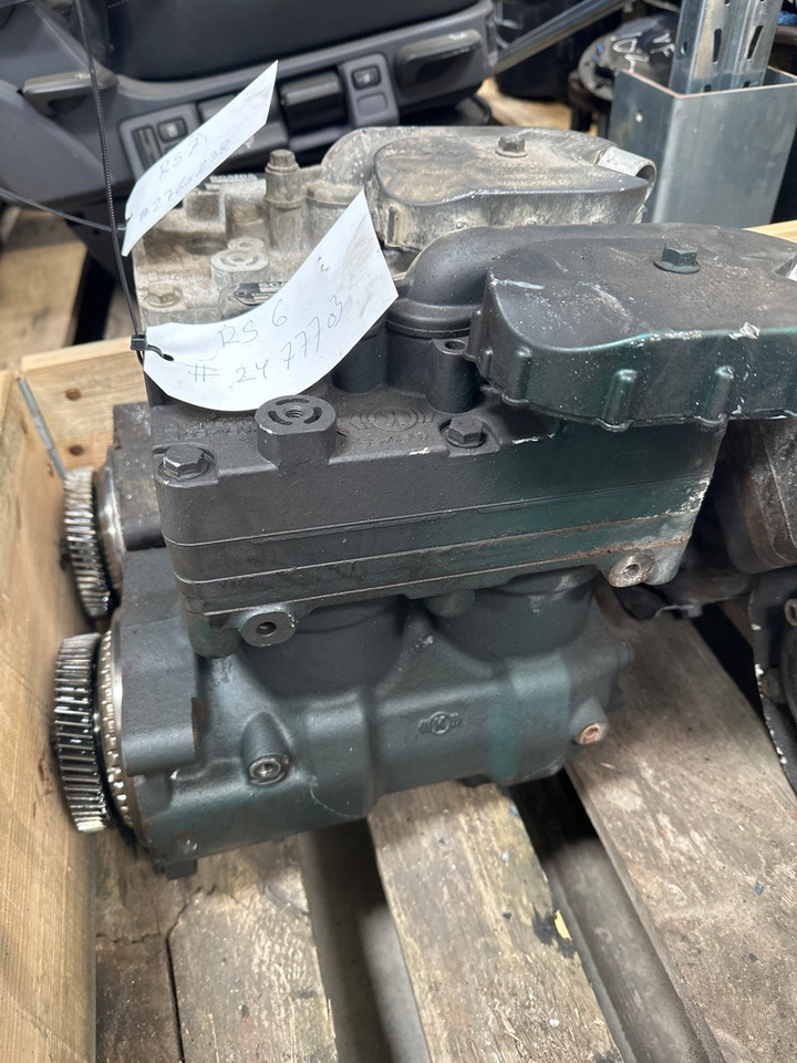 SCANIA COMPRESSOR 720cc 2477703 / 2659943 - Engine and parts for Truck: picture 1 SCANIA COMPRESSOR 720cc 2477703 / 2659943 - Engine and parts for Truck: picture 1