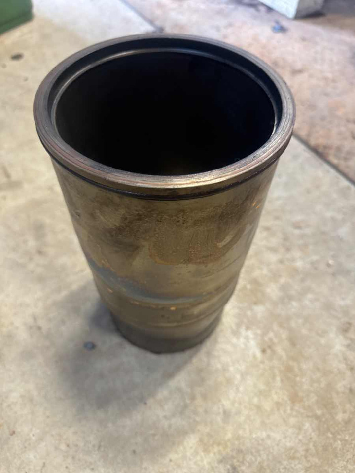 SCANIA CYLINDER LINER 2254875 - Engine and parts for Truck: picture 2 SCANIA CYLINDER LINER 2254875 - Engine and parts for Truck: picture 2