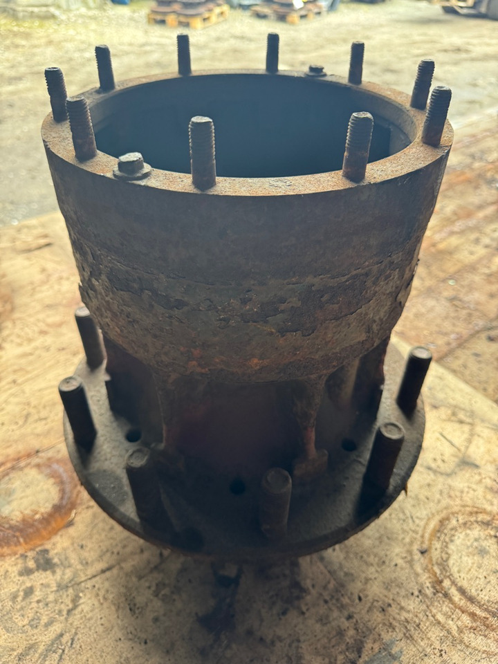 SCANIA HUB 1324298 - Wheel hub for Truck: picture 2 SCANIA HUB 1324298 - Wheel hub for Truck: picture 2