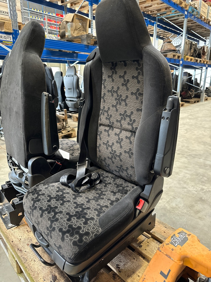SCANIA PASSENGER SEAT NGR - Cab and interior for Truck: picture 1 SCANIA PASSENGER SEAT NGR - Cab and interior for Truck: picture 1