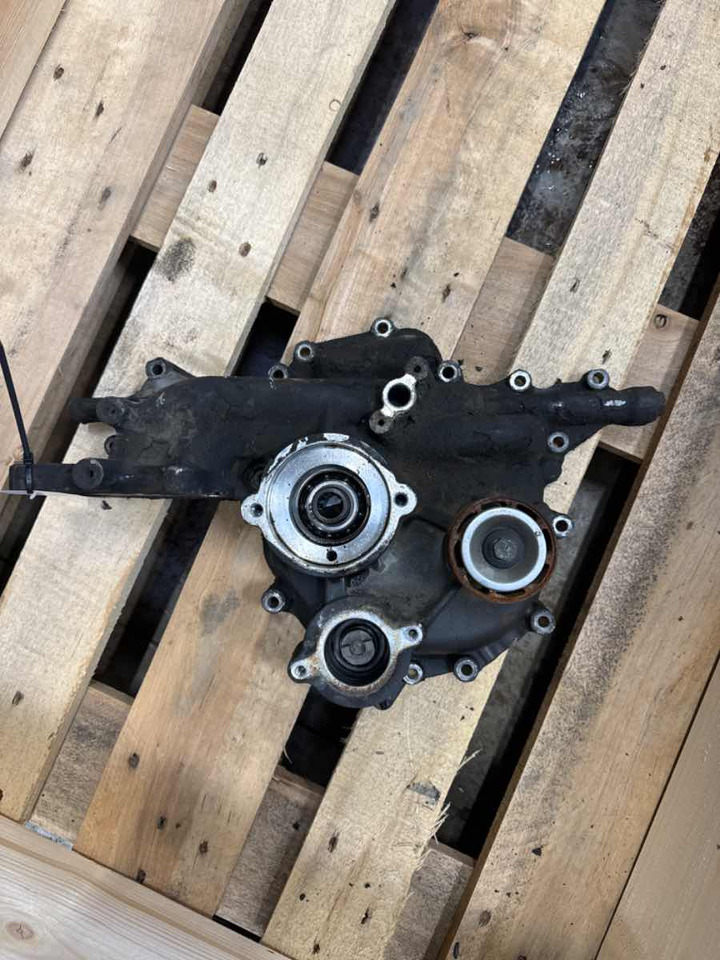 SCANIA TIMING COVER 2993242 - Engine and parts for Truck: picture 2 SCANIA TIMING COVER 2993242 - Engine and parts for Truck: picture 2