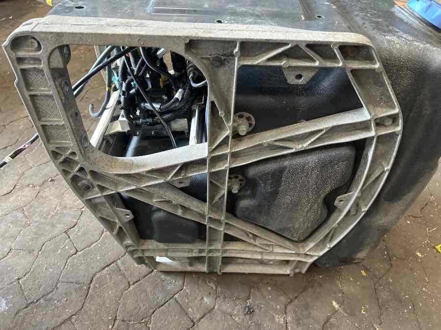 VOLVO ADBLUE TANK COMPLETE WITH PUMP 21645367 - Fuel system for Truck: picture 2 VOLVO ADBLUE TANK COMPLETE WITH PUMP 21645367 - Fuel system for Truck: picture 2