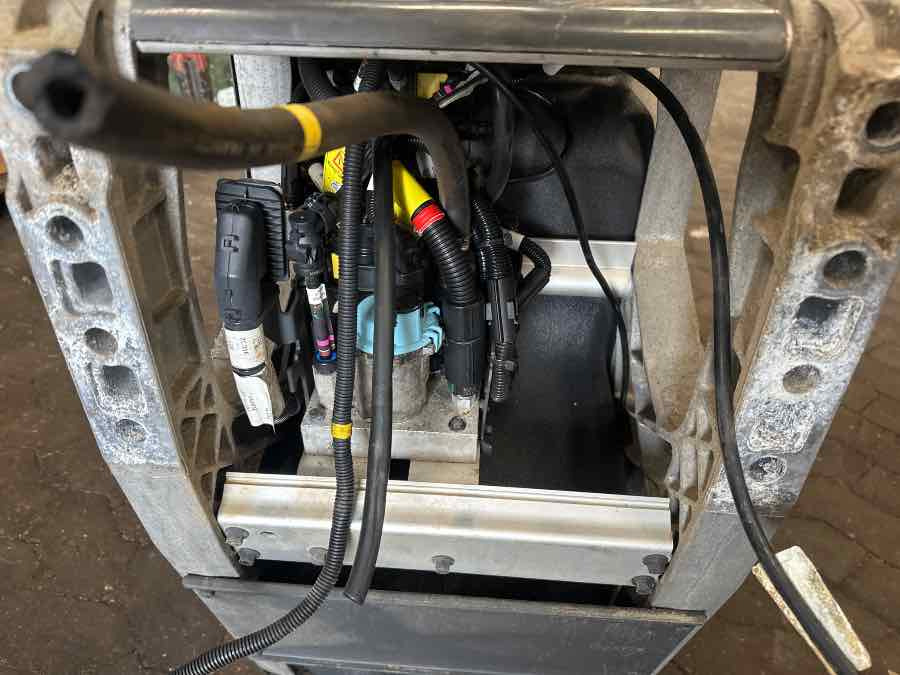 VOLVO ADBLUE TANK COMPLETE WITH PUMP 21645367 - Fuel system for Truck: picture 3 VOLVO ADBLUE TANK COMPLETE WITH PUMP 21645367 - Fuel system for Truck: picture 3
