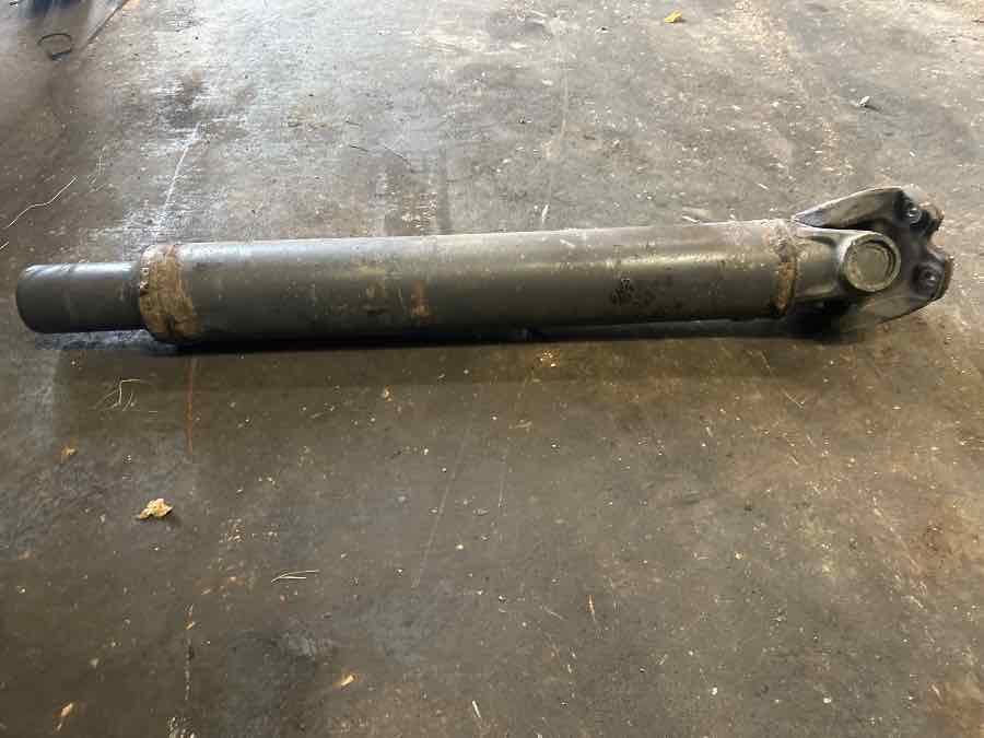 VOLVO BUS PROPSHAFT 3178235 - Propeller shaft for Truck: picture 1 VOLVO BUS PROPSHAFT 3178235 - Propeller shaft for Truck: picture 1