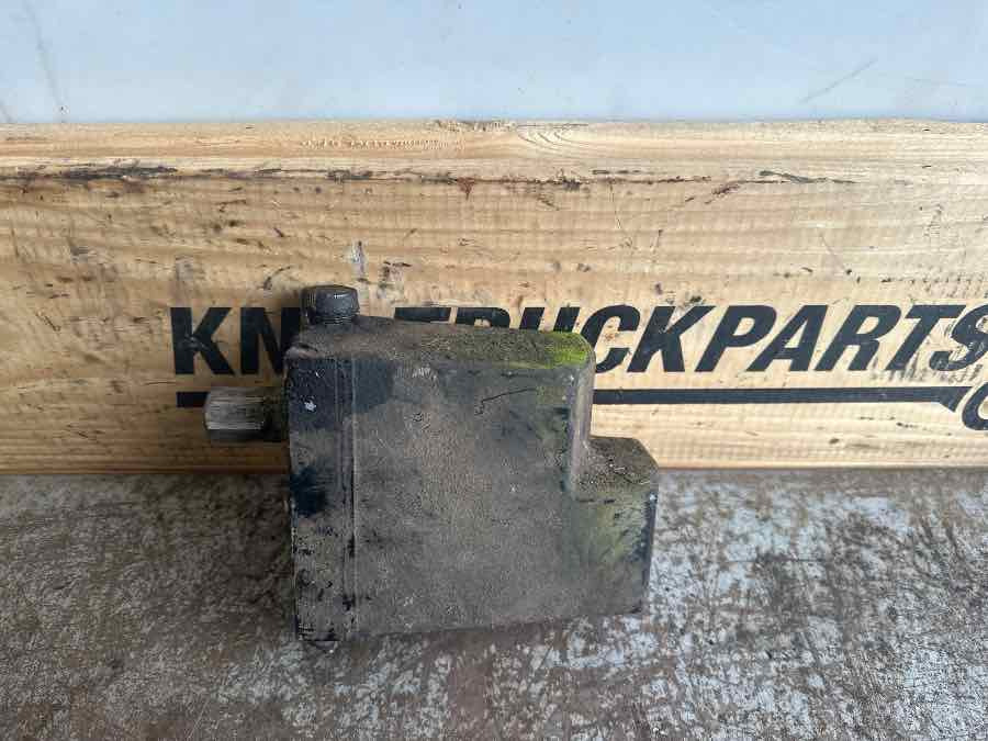 VOLVO CAB TILT PUMP 3198846 - Cab and interior for Truck: picture 2 VOLVO CAB TILT PUMP 3198846 - Cab and interior for Truck: picture 2