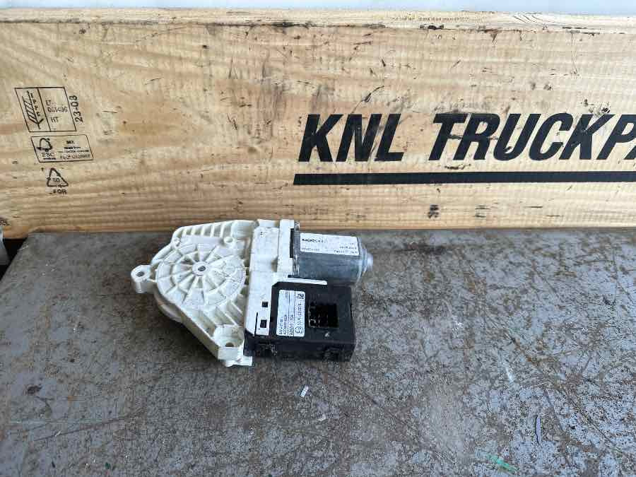 VOLVO ECU WINDO MEKANISME 84062947 - Electrical system for Truck: picture 1 VOLVO ECU WINDO MEKANISME 84062947 - Electrical system for Truck: picture 1