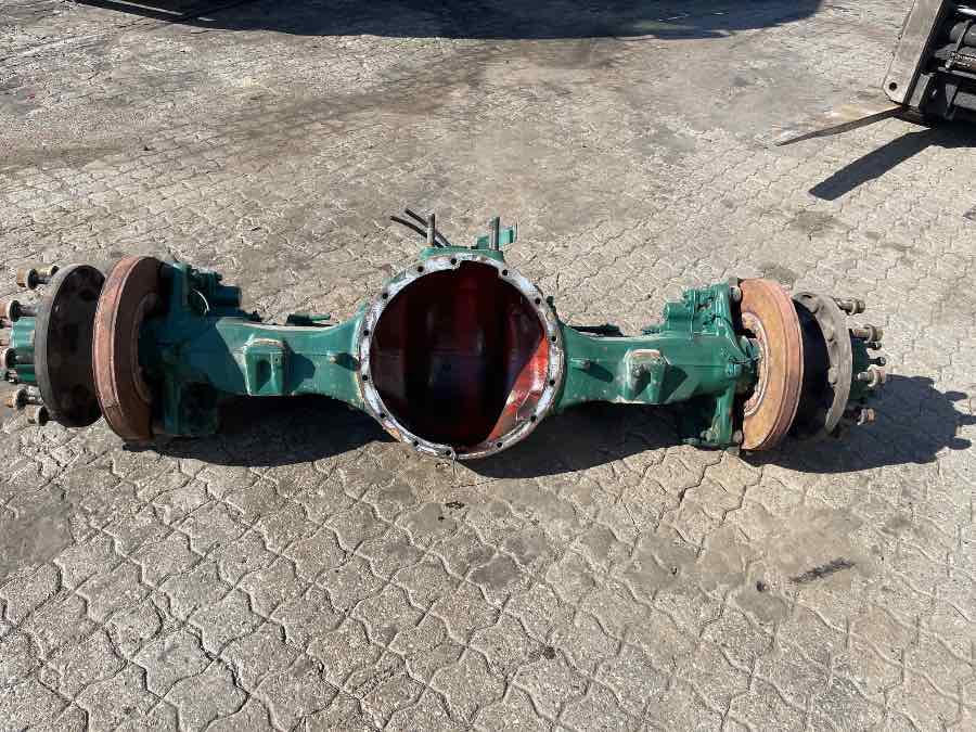 VOLVO REAR AXLE 21999715 - Axle and parts for Truck: picture 1 VOLVO REAR AXLE 21999715 - Axle and parts for Truck: picture 1