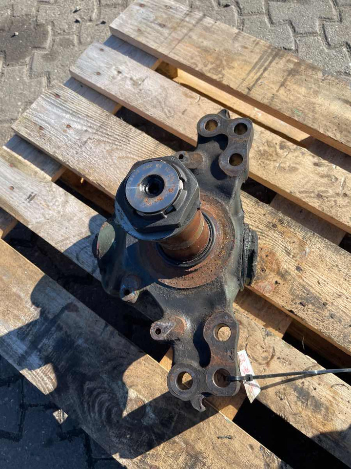 VOLVO STEERING KNUCKLE 22848434 - Steering knuckle for Truck: picture 1 VOLVO STEERING KNUCKLE 22848434 - Steering knuckle for Truck: picture 1