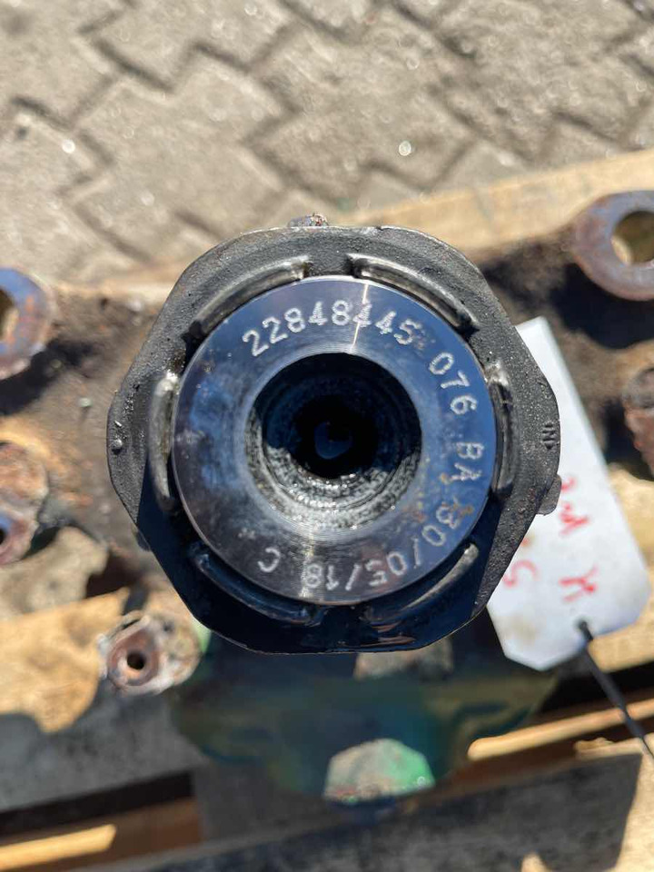 VOLVO STEERING KNUCKLE 22848445 - Steering knuckle for Truck: picture 2 VOLVO STEERING KNUCKLE 22848445 - Steering knuckle for Truck: picture 2