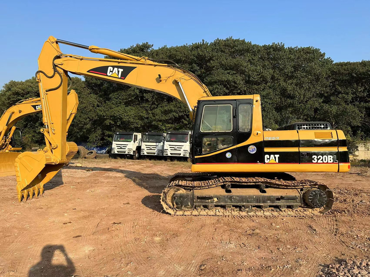 CAT 320B - Crawler excavator: picture 2 CAT 320B - Crawler excavator: picture 2