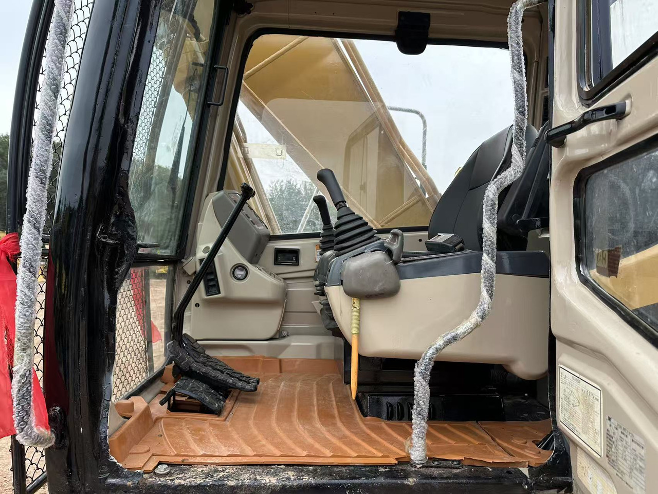 CATERPILLAR 320BL - Crawler excavator: picture 5 CATERPILLAR 320BL - Crawler excavator: picture 5