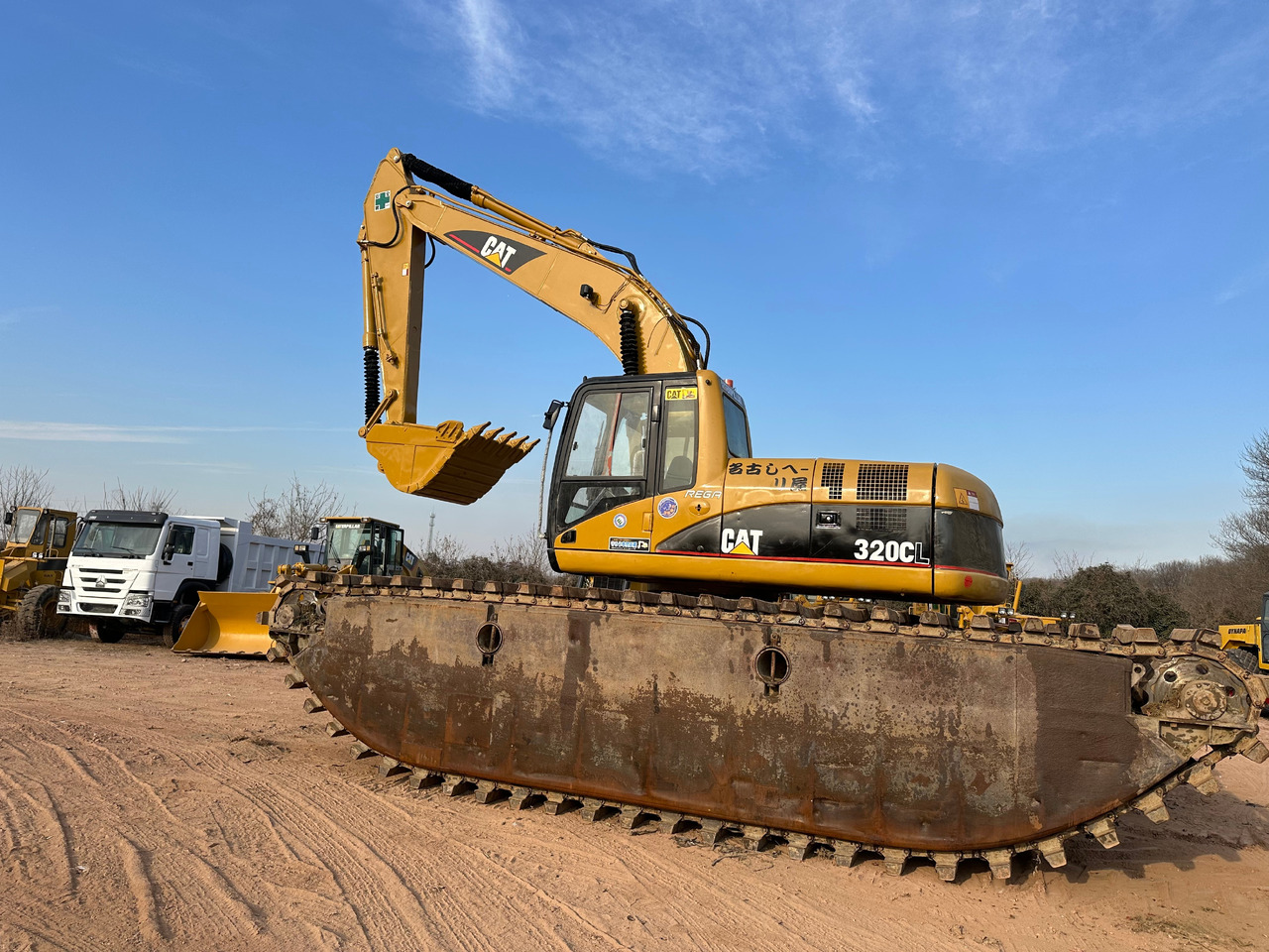 CATERPILLAR 320CL - Amphibious excavator: picture 2 CATERPILLAR 320CL - Amphibious excavator: picture 2