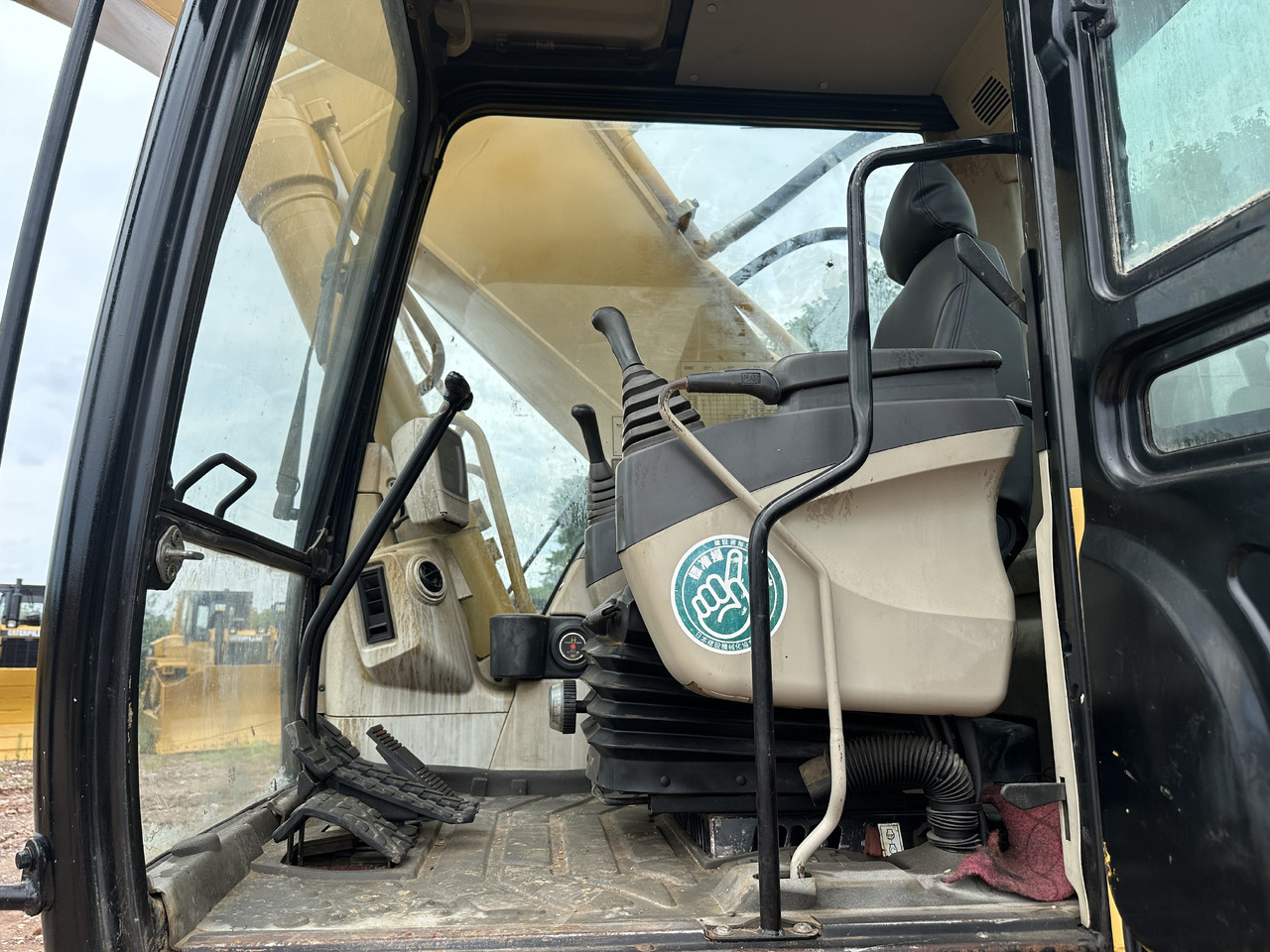 Excavator CATERPILLAR 330CL: picture 10