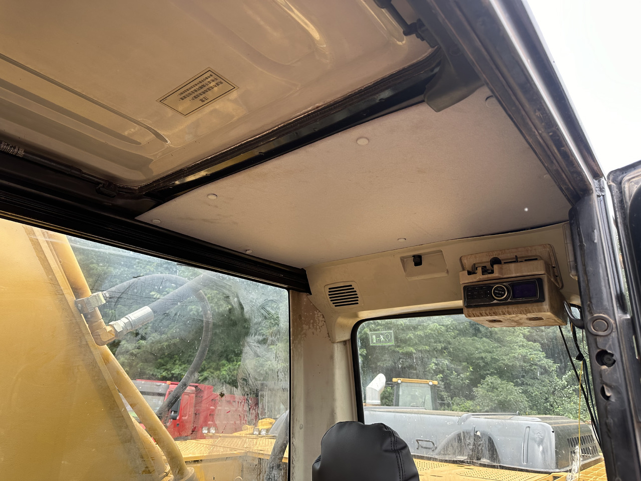 Excavator CATERPILLAR 330CL: picture 11