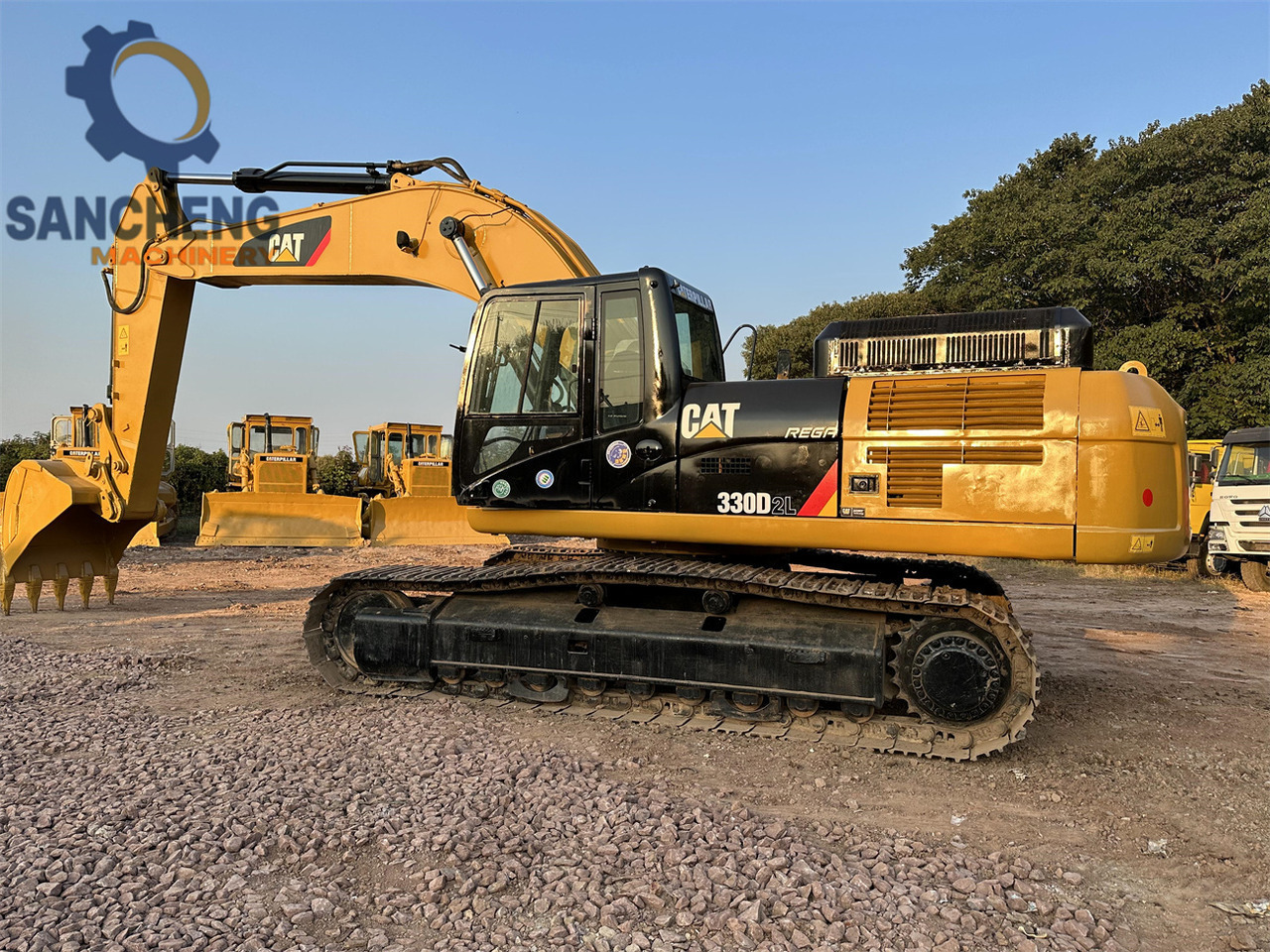 Crawler excavator CATERPILLAR 330D2L: picture 12