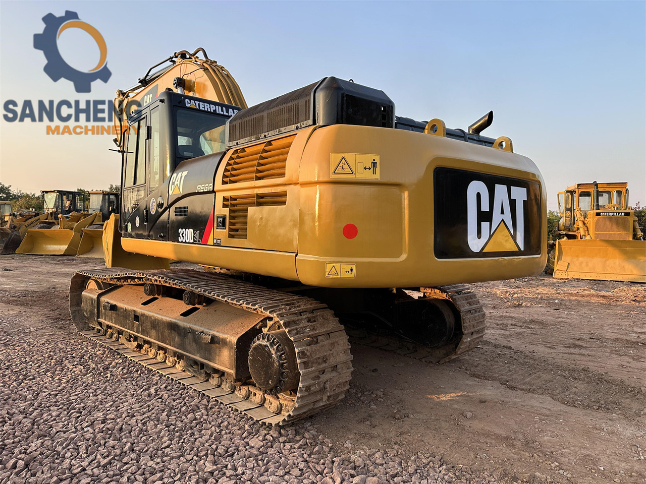 Crawler excavator CATERPILLAR 330D2L: picture 6