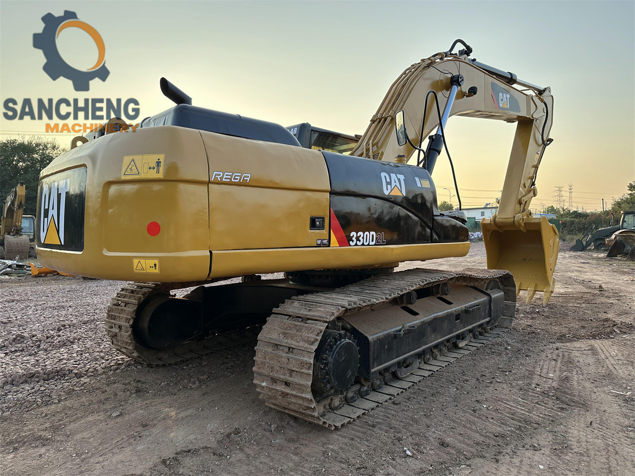 Crawler excavator CATERPILLAR 330D2L: picture 9
