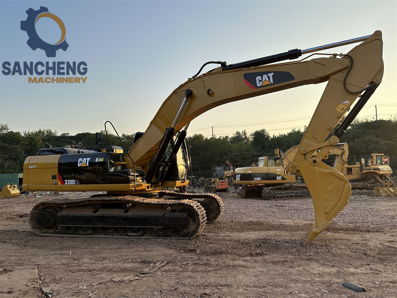 Crawler excavator CATERPILLAR 330D2L: picture 11