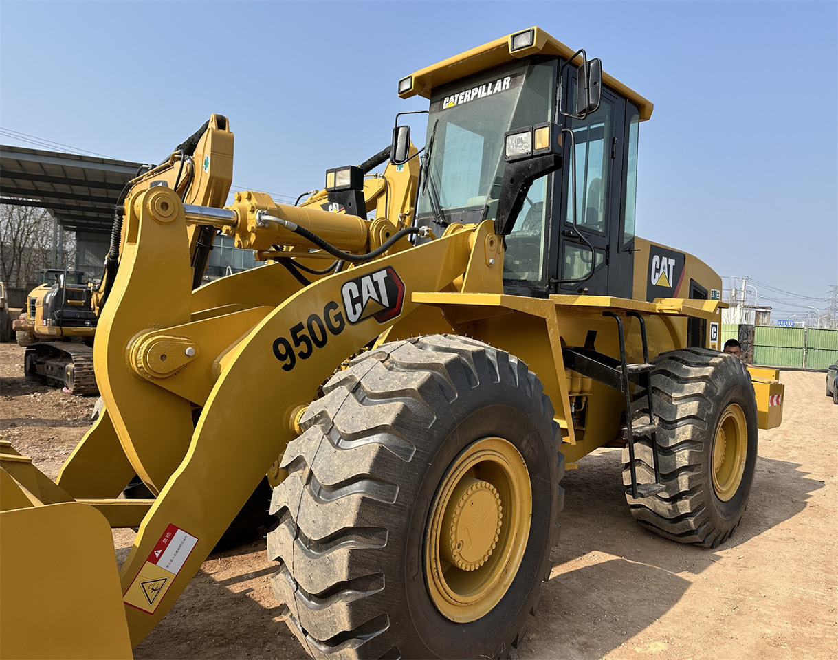 Wheel loader CATERPILLAR 950G: picture 8