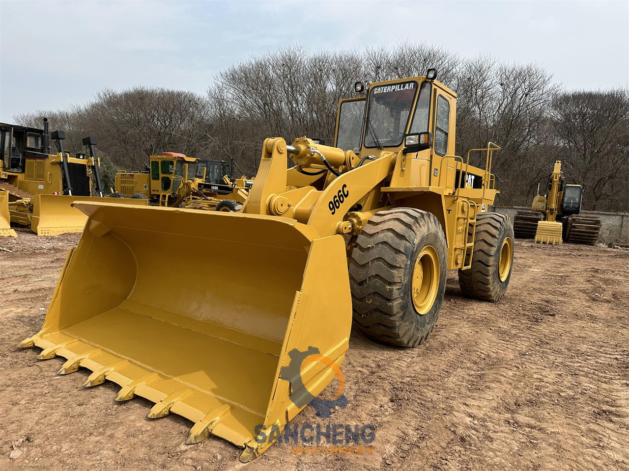 Wheel loader CATERPILLAR 966C: picture 10