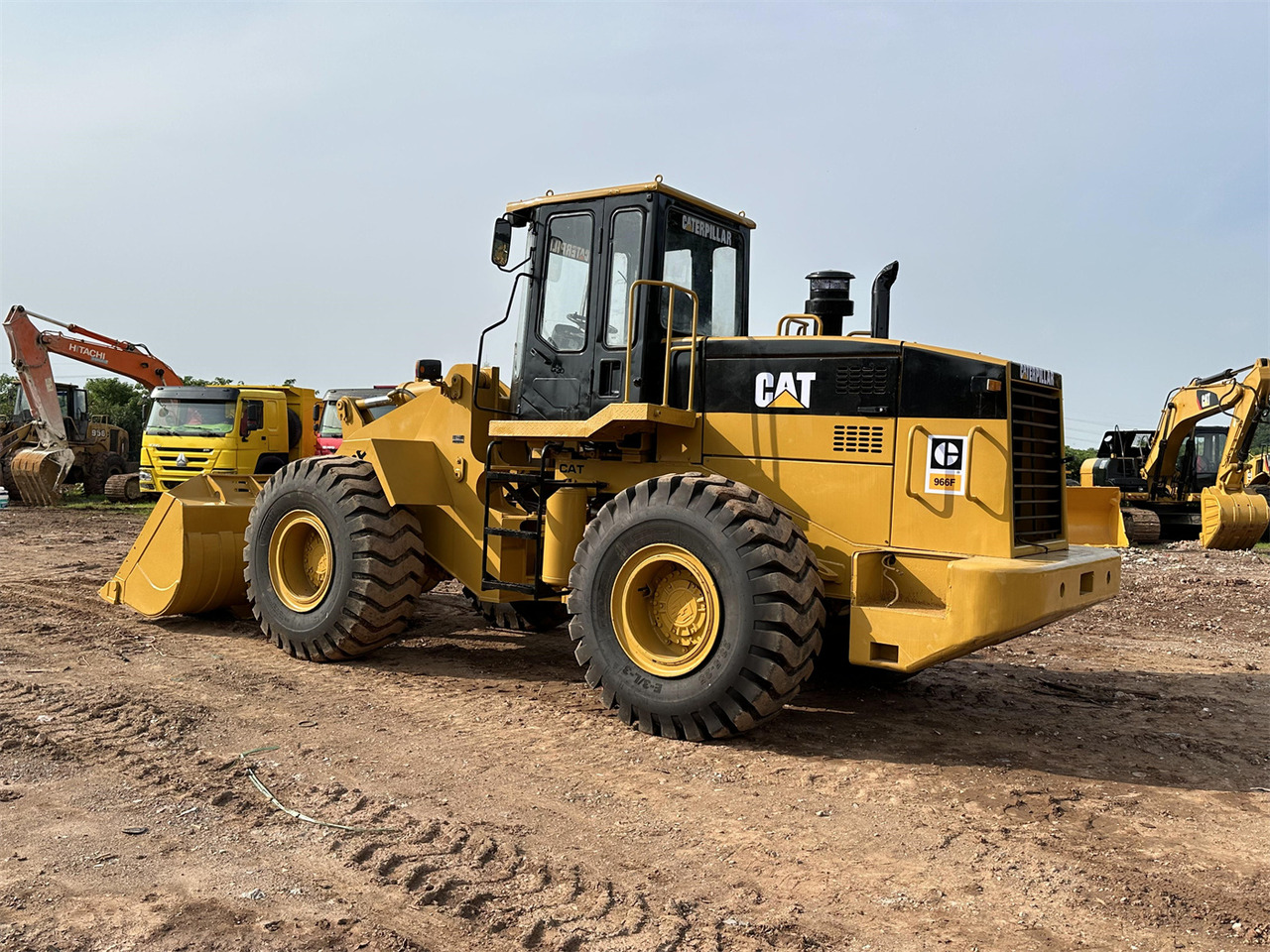 Wheel loader CATERPILLAR 966F: picture 12