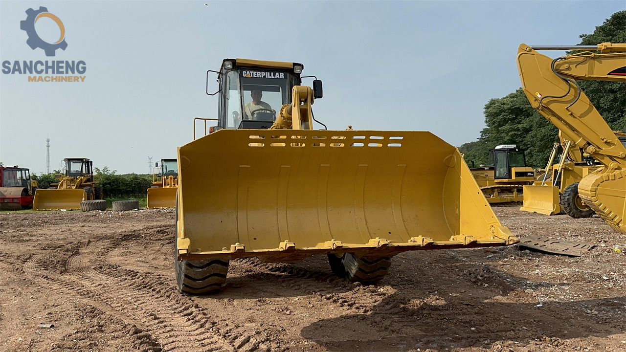CATERPILLAR 966F - Wheel loader: picture 4 CATERPILLAR 966F - Wheel loader: picture 4