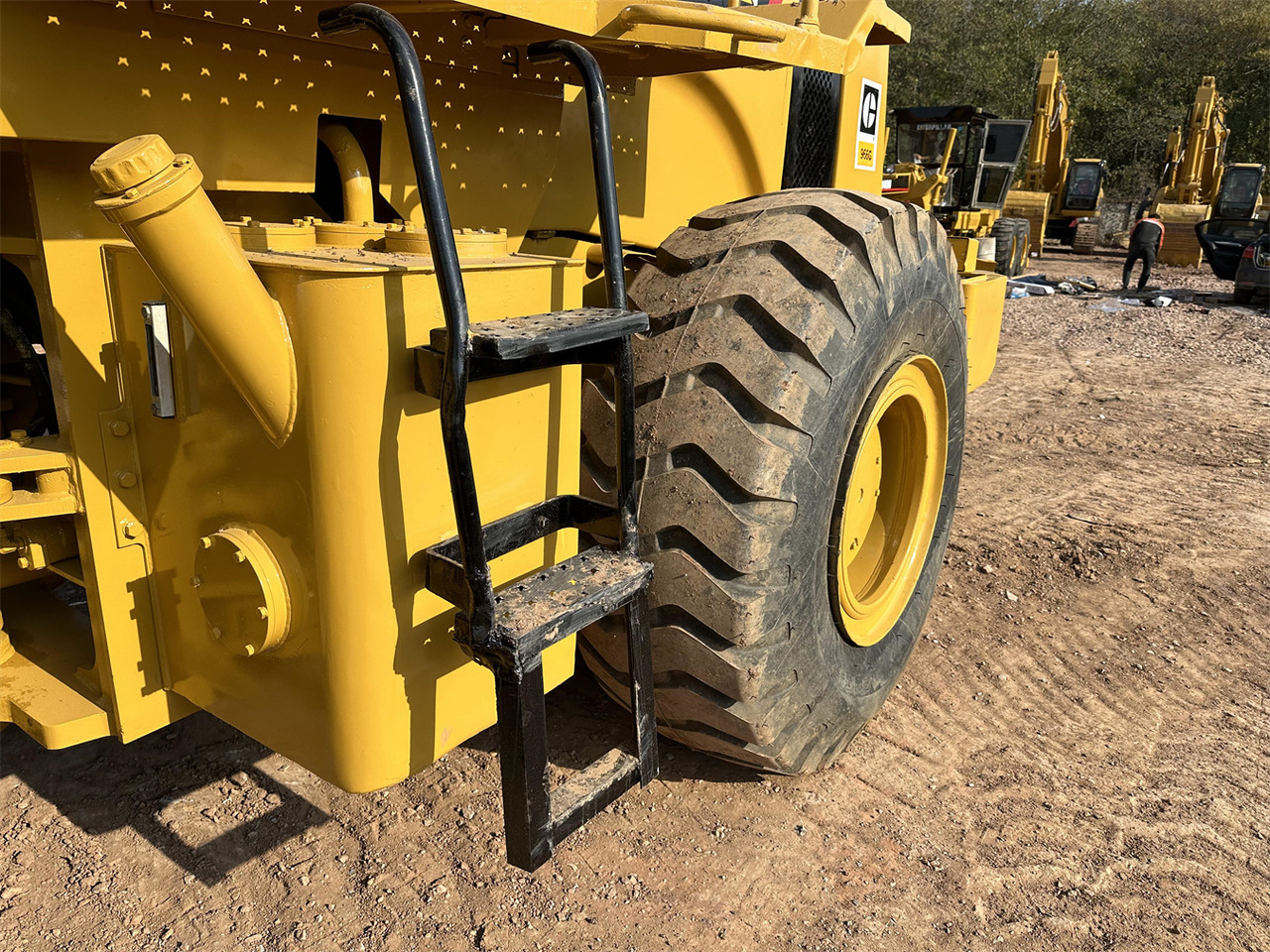 Wheel loader CATERPILLAR 966G: picture 8