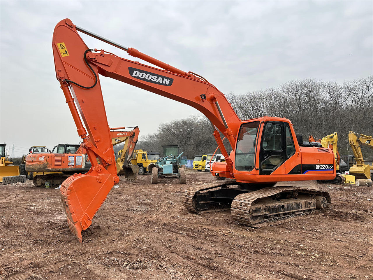 DOOSAN DH220 - Crawler excavator: picture 2 DOOSAN DH220 - Crawler excavator: picture 2