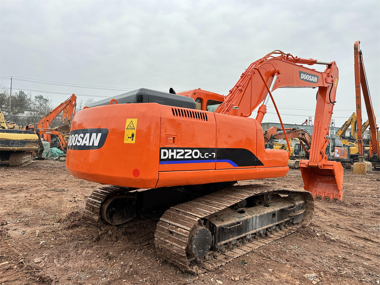DOOSAN DH220 - Crawler excavator: picture 5 DOOSAN DH220 - Crawler excavator: picture 5