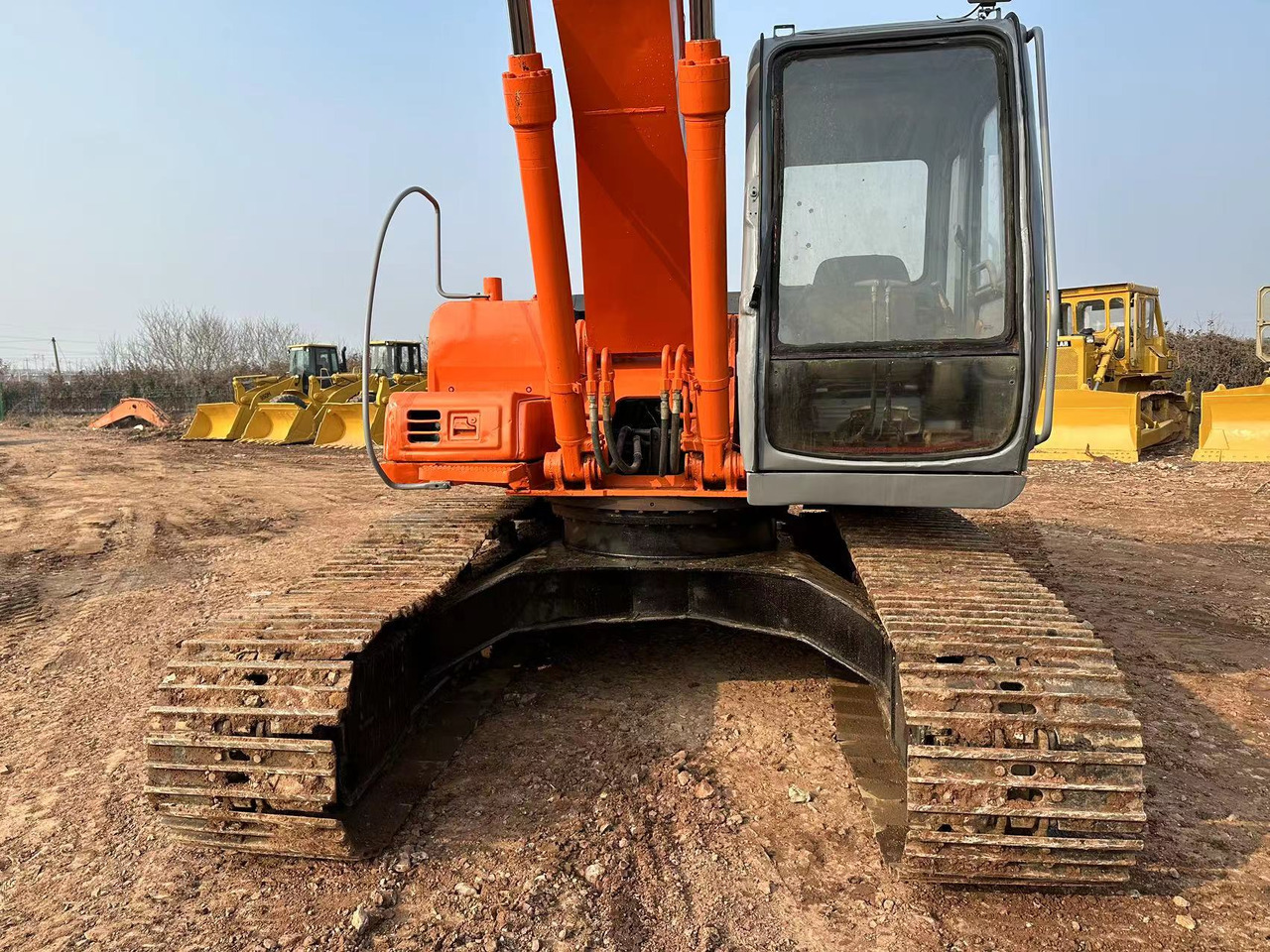 Excavator HITACHI EX200: picture 8 Excavator HITACHI EX200: picture 8
