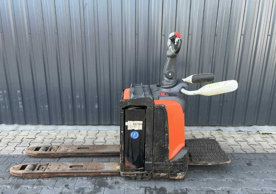 BT LPE200 - Pallet truck: picture 2 BT LPE200 - Pallet truck: picture 2