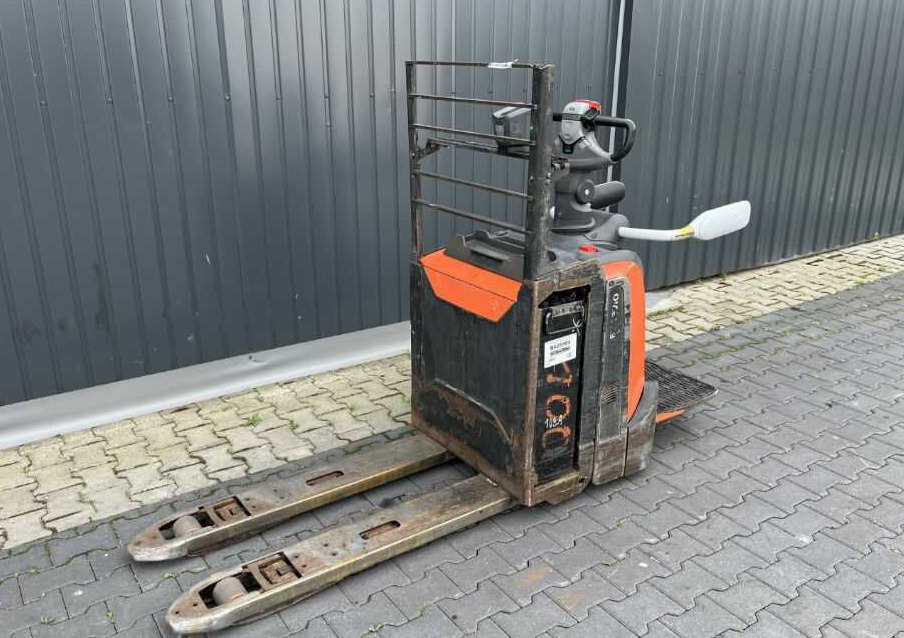 BT LPE200 - Pallet truck: picture 1 BT LPE200 - Pallet truck: picture 1