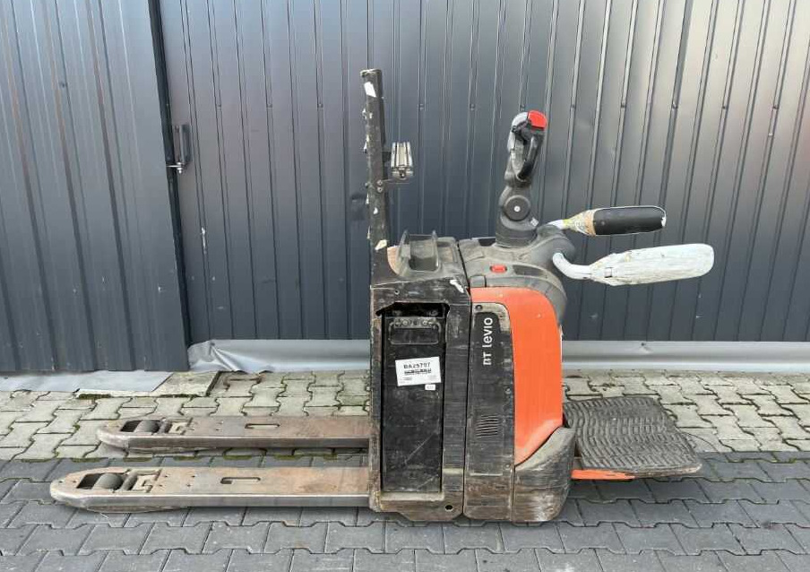 BT LPE200 - Pallet truck: picture 2 BT LPE200 - Pallet truck: picture 2