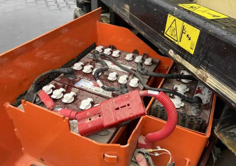 Scissor lift JLG 4045R: picture 6
