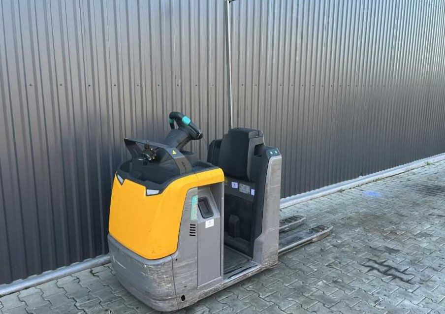 Jungheinrich ECE220 - Order picker: picture 1 Jungheinrich ECE220 - Order picker: picture 1