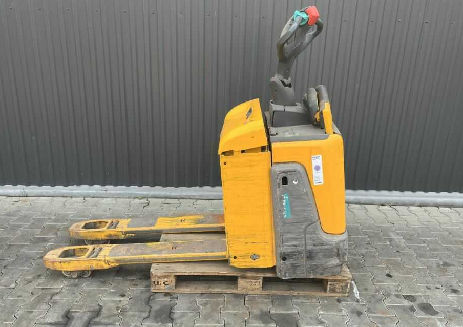 Jungheinrich ERE120 - Stacker: picture 2 Jungheinrich ERE120 - Stacker: picture 2