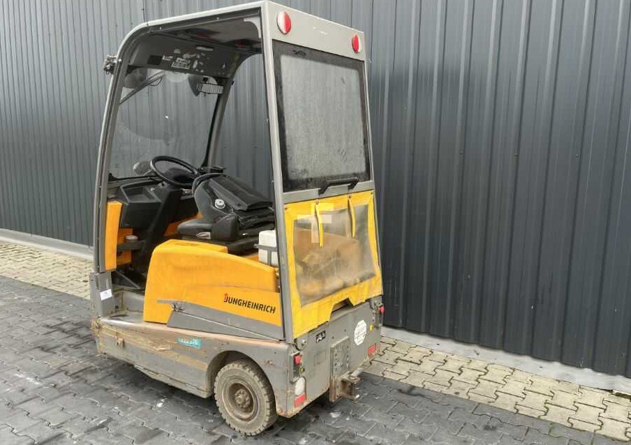 Jungheinrich EZS570 - Tow tractor: picture 3 Jungheinrich EZS570 - Tow tractor: picture 3