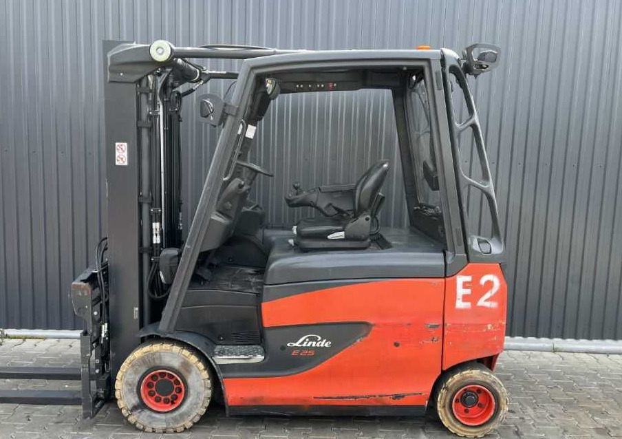 Linde E25HL-01/600 - Electric forklift: picture 2 Linde E25HL-01/600 - Electric forklift: picture 2