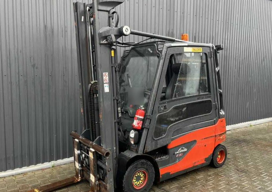 Linde E30-01 - Electric forklift: picture 1 Linde E30-01 - Electric forklift: picture 1