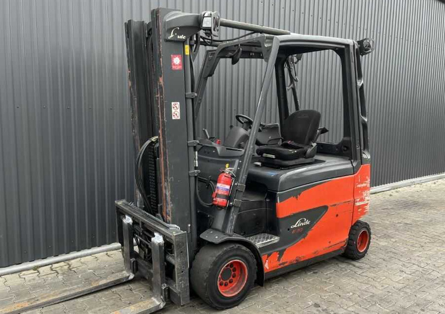 Linde E30H-01/600 - Electric forklift: picture 1 Linde E30H-01/600 - Electric forklift: picture 1