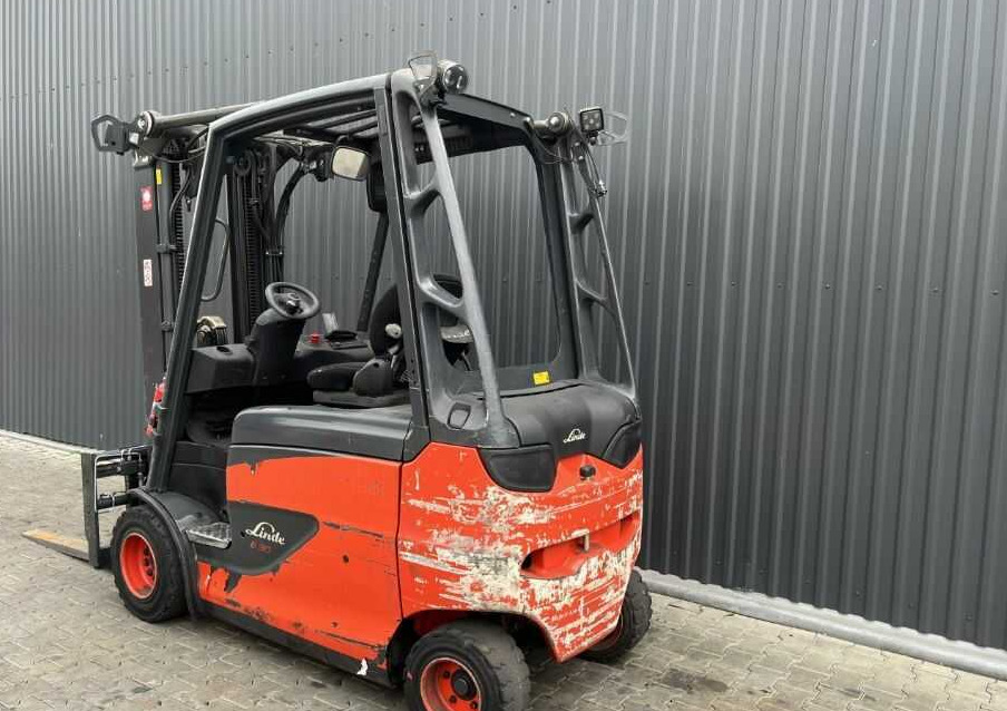 Linde E30H-01/600 - Electric forklift: picture 3 Linde E30H-01/600 - Electric forklift: picture 3