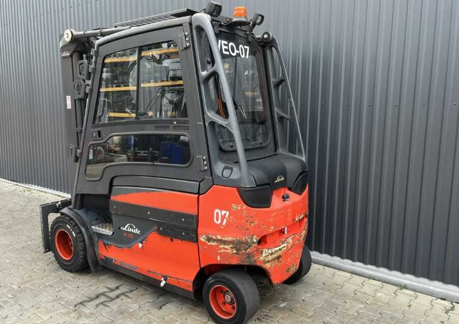 Linde E35HL-01 - Electric forklift: picture 3 Linde E35HL-01 - Electric forklift: picture 3