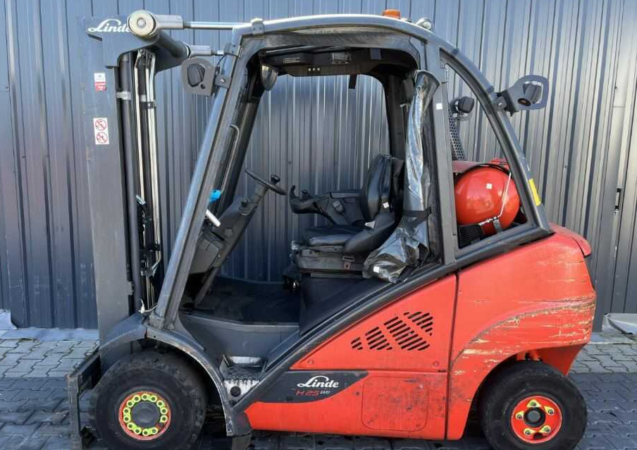 Linde H25T-02 - LPG forklift: picture 2 Linde H25T-02 - LPG forklift: picture 2