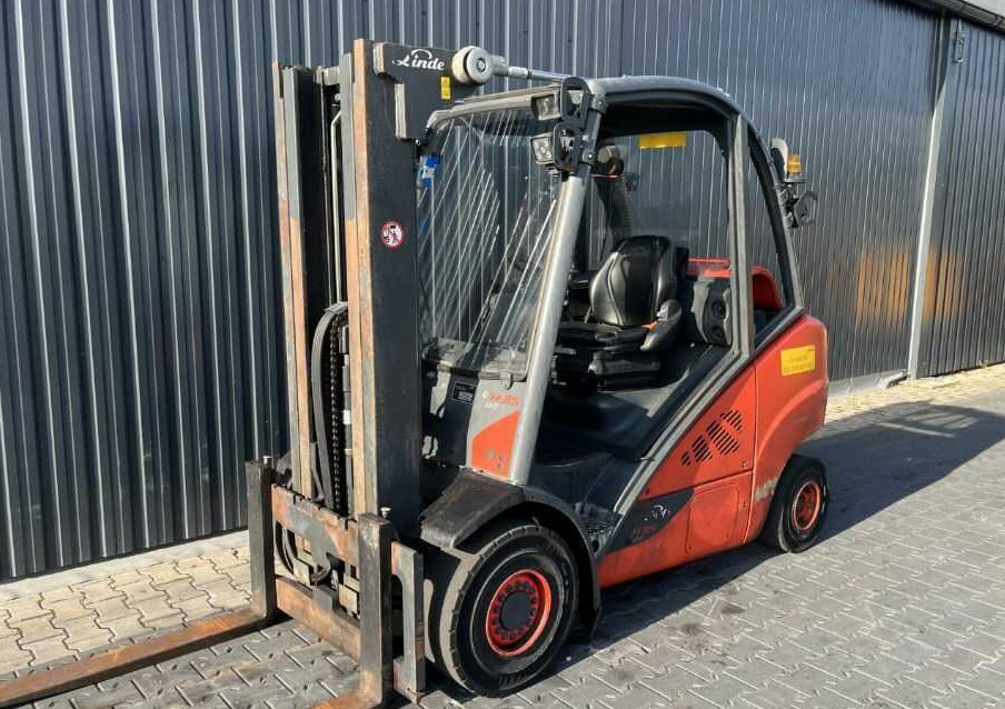 Linde H35T-02 - LPG forklift: picture 1 Linde H35T-02 - LPG forklift: picture 1