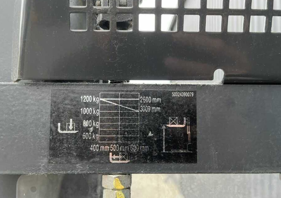 Linde L12 - Stacker: picture 5 Linde L12 - Stacker: picture 5